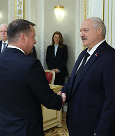 «Надо восстанавливать товарооборот!» Президент провел встречу с губернатором Архангельской области России
