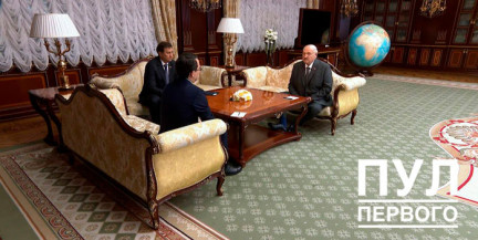 Президент Беларуси проводит встречу с Чрезвычайным и Полномочным Послом Казахстана