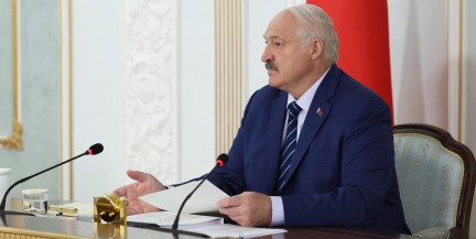 Лукашенко приказал отправлять в армию тех, кто не справляется с уборкой урожая