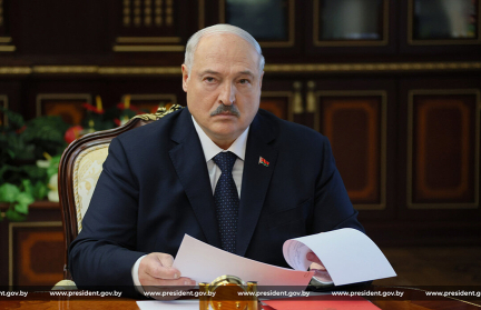 «Действуйте: если мы ничего делать не будем, люди нам этого не простят». А. Лукашенко принял кадровые решения в министерствах, дипкорпусе и местных органах власти