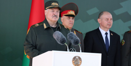 Лукашенко: сила армии – в преданных Беларуси военнослужащих
