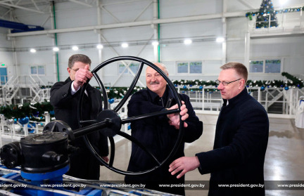 Александр Лукашенко: Теперь Минск живет, как любая деревня, а все деревни живут из скважин