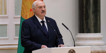 «Это благодарность от миллионов соотечественников и от меня». Президент вручил госнаграды в честь Дня народного единства