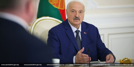 «Отставать мы не можем». Президент провел совещание, посвященное развитию БНБК