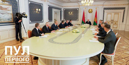 «Продавать как свои»: Лукашенко предупредил губернаторов и премьера об ответственности за продажу предприятий