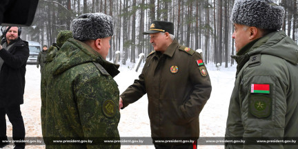 Лукашенко лично проверяет боеготовность Вооруженных Сил
