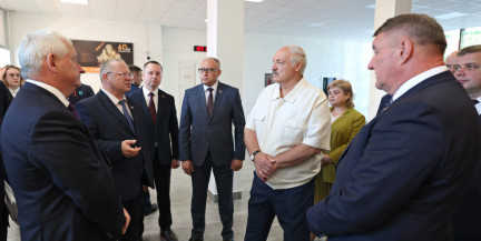 Лукашенко потребовал активно осваивать рынок светодиодных ламп на базе Брестского электролампового завода