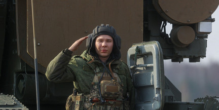 «Мы должны быть сильны». Лукашенко призвал военных научить людей воевать