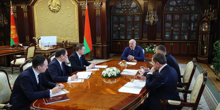 Лукашенко заслушал доклад по вопросам текущей деятельности Нацбанка