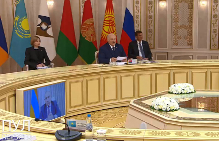 Александр Лукашенко о международном сотрудничестве ЕАЭС: Считаю, что движение в этом направлении идет правильным курсом