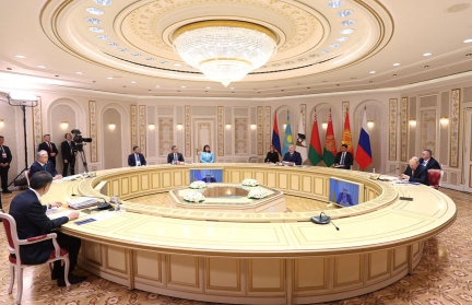 Неформальный саммит ЕАЭС состоится в Санкт-Петербурге в конце 2025 года, заявил А. Лукашенко