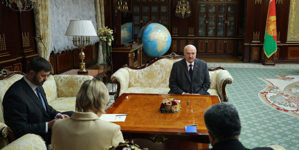 Президент встретился с послом Ирана в Беларуси