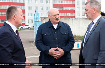 «Все нужно реанимировать, все должно быть задействовано». Президент Беларуси посетил объекты АПК Шкловского района