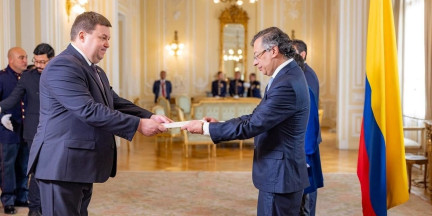 Посол Беларуси вручил верительные грамоты президенту Колумбии