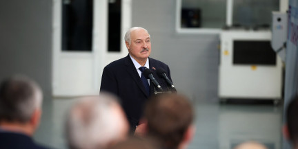 Лукашенко получил уникальный подарок от микроэлектронщиков