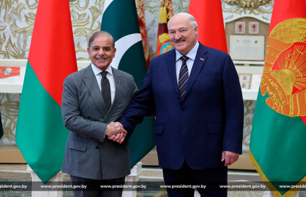 Александр Лукашенко встретился с премьер-министром Пакистана Шахбазом Шарифом