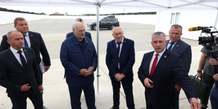 Развитие фермерства: Лукашенко посещает Житковичский район с рабочей поездкой