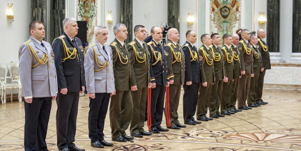 Мир втягивается в очередную безумную гонку вооружений, в том числе ядерную – Лукашенко