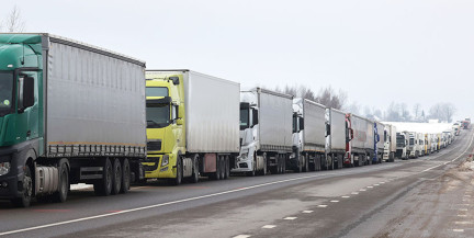 ГПК: перед выходными в очереди на въезд в ЕС 190 грузовых и 70 легковых авто