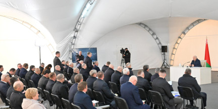 Лукашенко призвал старшее поколение заложить фундамент для будущего Беларуси