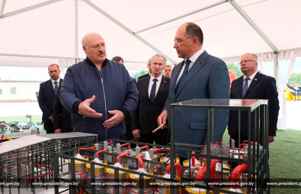«Нам нужно все делать своими руками и из своих материалов». А. Лукашенко посетил горно-обогатительный комплекс в Любанском районе