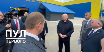 Лукашенко посещает завод «АМКОДОР‑ЛЕСМАШ»
