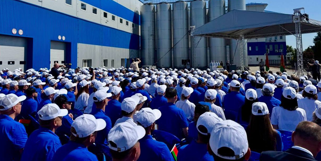 Александр Лукашенко в Березе на территории "Савушкина продукта"