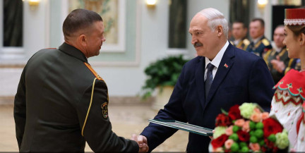 Торжественное вручение генеральских погон: Лукашенко отметил высший офицерский состав