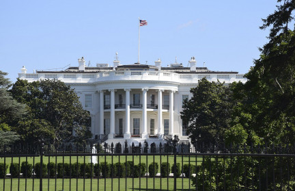 Трамп потребовал переделать вертолетную площадку у Белого дома – WP