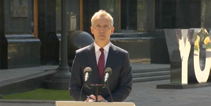 Столтенберг допустил возможность выхода США из НАТО