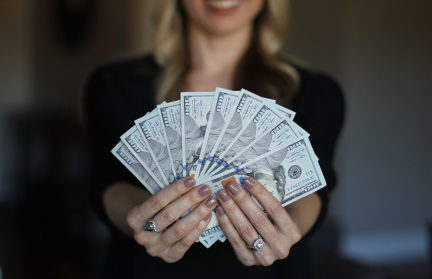 В Молдове оппозиция призвала проверить партии на скрытое финансирование