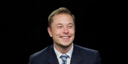 Маск назвал военным преступлением политику Байдена по мигрантам