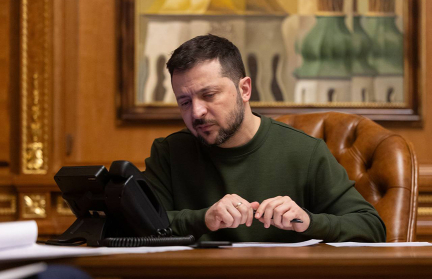 Зеленский вместо уступок РФ готовится ужесточить мобилизацию на Украине