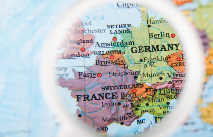 Эксперт объяснил, почему Париж и Лондон хотят передать Киеву ядерное оружие