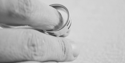 Супруга Пашиняна заявила о завершении их гражданского брака