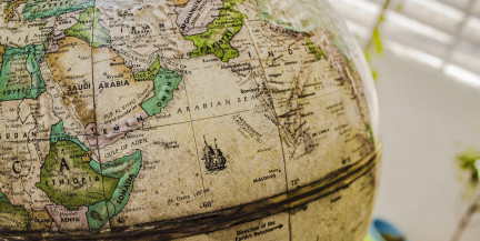 Иран пригрозил бить по всем судам, идущим через Ормузский пролив