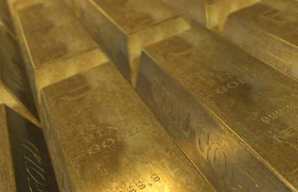 Золото бьет рекорды: цена превысила 4 250 долларов  за тройскую унцию