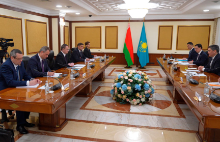 Беларусь и Казахстан подписали дорожную карту сотрудничества до 2028 года