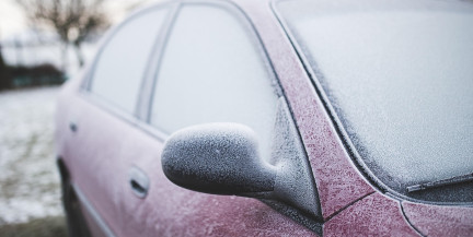 Лайфхаки при эксплуатации авто в морозы перечислили в ГАИ