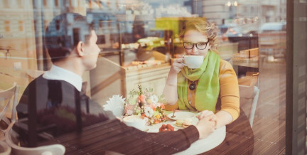 Мальчик-подросток идет на свидание: кто должен его оплатить. Советы для родителей