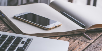 Расшифровала диагноз сотрудника по коду в больничном и рассказала коллегам: чем закончилась история?