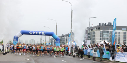 Более 1800 бегунов из 13 стран вышли на старт полумарафона One Run в Минске