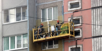 В Гомеле начался монтаж панелей в десятиэтажном доме, пострадавшем при вспышке газа