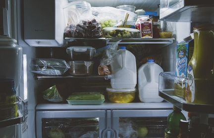 Что делать, если внутри холодильник пожелтел? Топ действенных советов