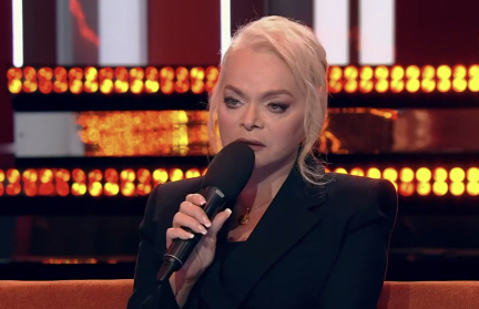 Лариса Долина пообещала вернуть деньги покупательнице квартиры