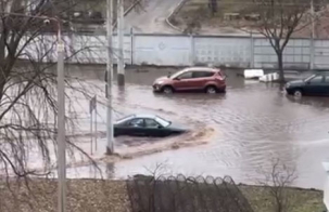 В Минске из-за повреждения водопроводной сети затопило ул. Кульман