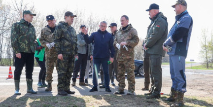 «Замечательная традиция – наводить весной порядок». Турчин об участии Аппарата Совмина в Республиканском субботнике