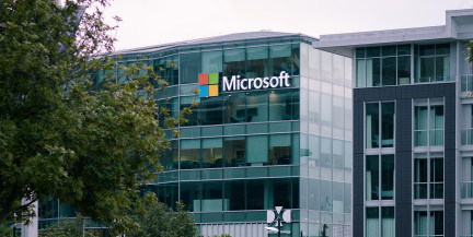 Microsoft уволила почти 5 тыс. сотрудников на фоне падения акций и рекордных трат на ИИ