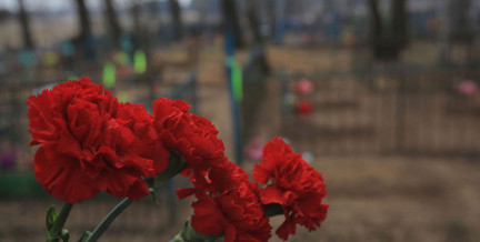 Нести ли цветы на могилы близких и что обязательно надо сделать на Радоницу, рассказал священник