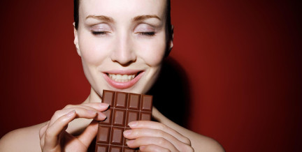 Как отличить эмоциональный голод от физического, рассказала нутрициолог